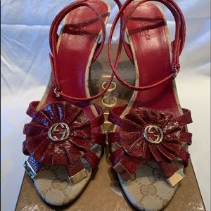 Low heel brown GG lizard trim sandal red wine col.